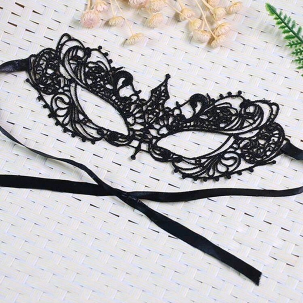 Masquerade Mask - Picture 16 of 16